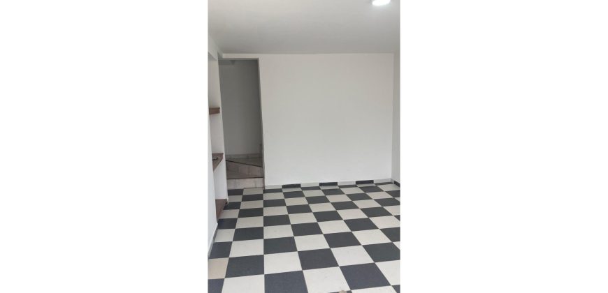 Casa 3 pisos 184m2 Barrio la Esperanza Zipaquirá con parqueadero