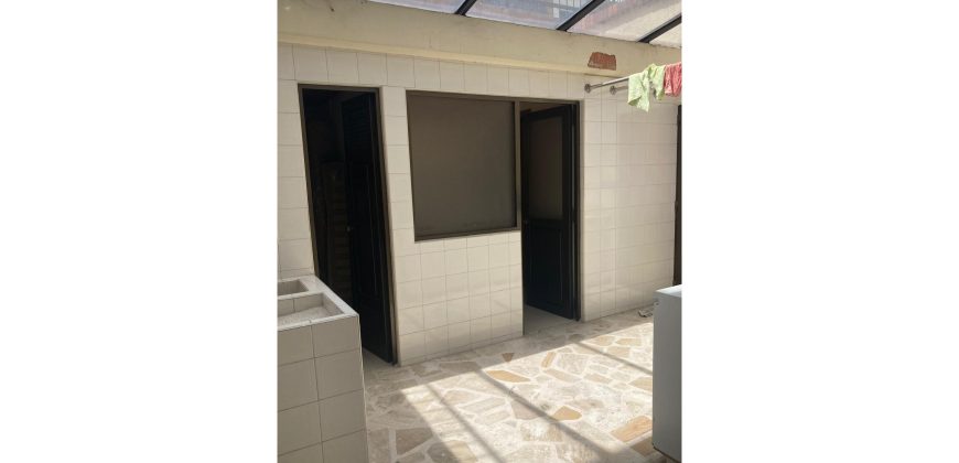 Casa de 3 pisos en Algarra 3 Zipaquirá de 250m2 4 acobas con terraza