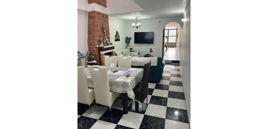 Casa 3 pisos 91m2 en Las Villas Zipaquirá Con parqueadero y Lavanderia