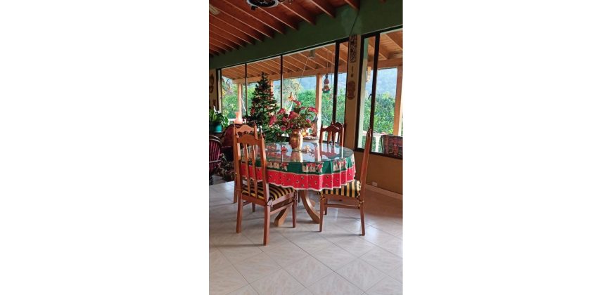 Casa Lote doble 2 Fanegadas Mesitas del Colegio