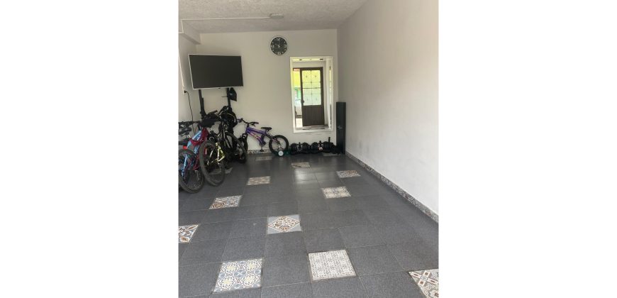 Casa Unifamiliar 167m2 Tres pisos en Zipaquirá Cundinamarca con 5 Habitaciones