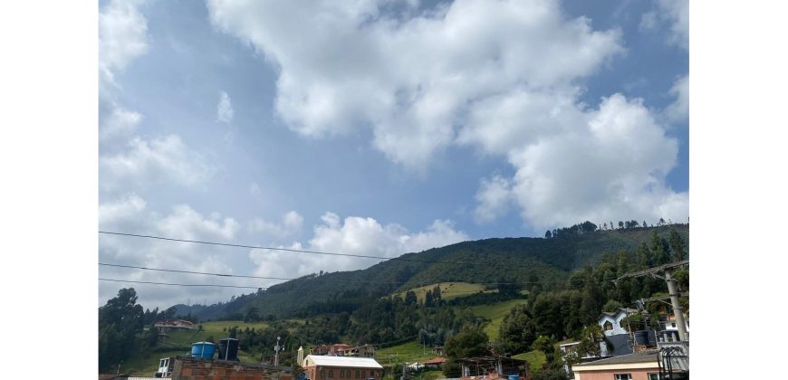 Casa Unifamiliar 167m2 Tres pisos en Zipaquirá Cundinamarca con 5 Habitaciones