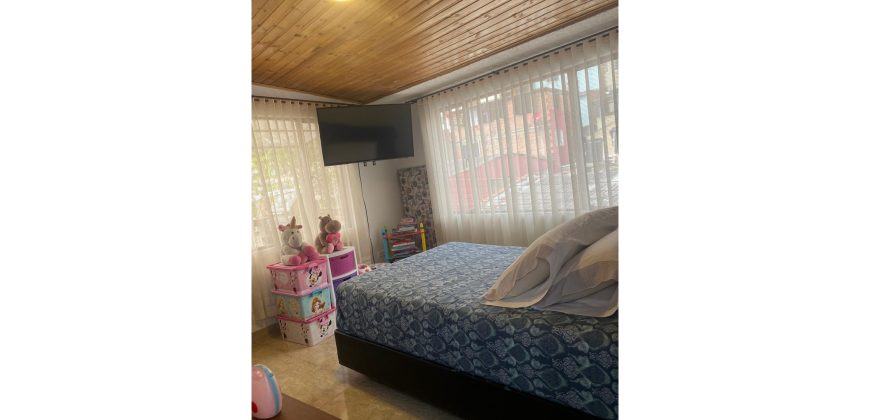 Casa Unifamiliar 167m2 Tres pisos en Zipaquirá Cundinamarca con 5 Habitaciones