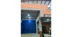 Bodega de 3 niveles 430m2 para comercio e industria en el sector de La paz Zipaquirá