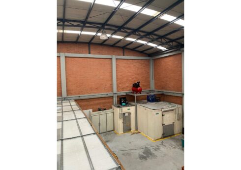 Bodega de 3 niveles 430m2 para comercio e industria en el sector de La paz Zipaquirá Bodega de 3 niveles 430m2 para comercio e industria en el sector de La paz Zipaquirá