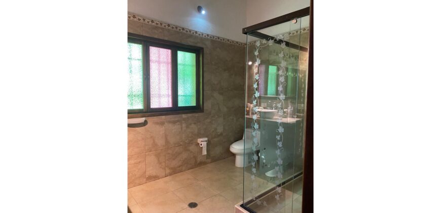Casa quinta de 6400m2 con invernadero en Cogua Cundinamarca a 500m de la via Ubate Zipaquira