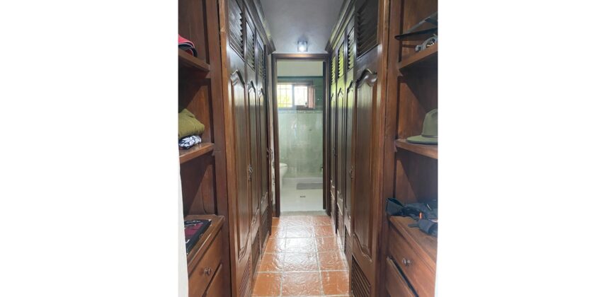 Casa quinta de 6400m2 con invernadero en Cogua Cundinamarca a 500m de la via Ubate Zipaquira
