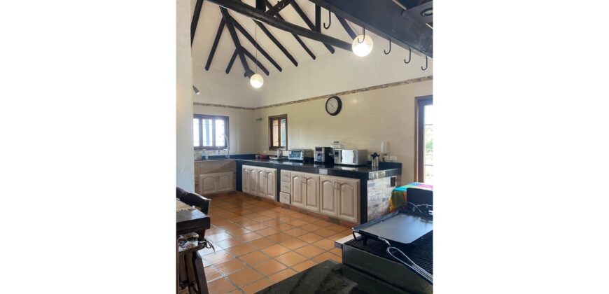 Casa quinta de 6400m2 con invernadero en Cogua Cundinamarca a 500m de la via Ubate Zipaquira