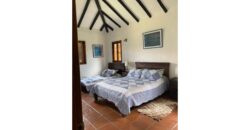 Casa quinta de 6400m2 con invernadero en Cogua Cundinamarca a 500m de la via Ubate Zipaquira