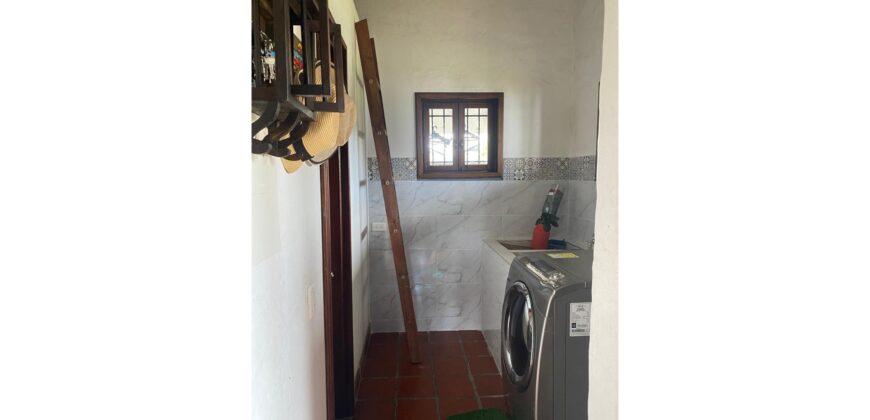 Casa quinta de 6400m2 con invernadero en Cogua Cundinamarca a 500m de la via Ubate Zipaquira
