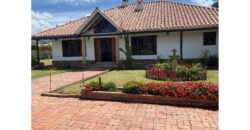 Casa quinta de 6400m2 con invernadero en Cogua Cundinamarca a 500m de la via Ubate Zipaquira