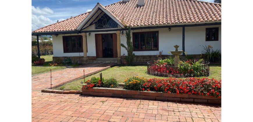 Casa quinta de 6400m2 con invernadero en Cogua Cundinamarca a 500m de la via Ubate Zipaquira