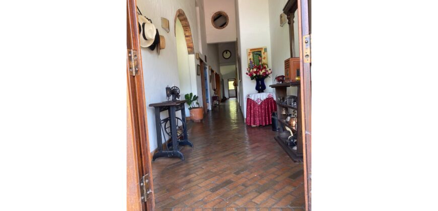 Casa quinta de 6400m2 con invernadero en Cogua Cundinamarca a 500m de la via Ubate Zipaquira