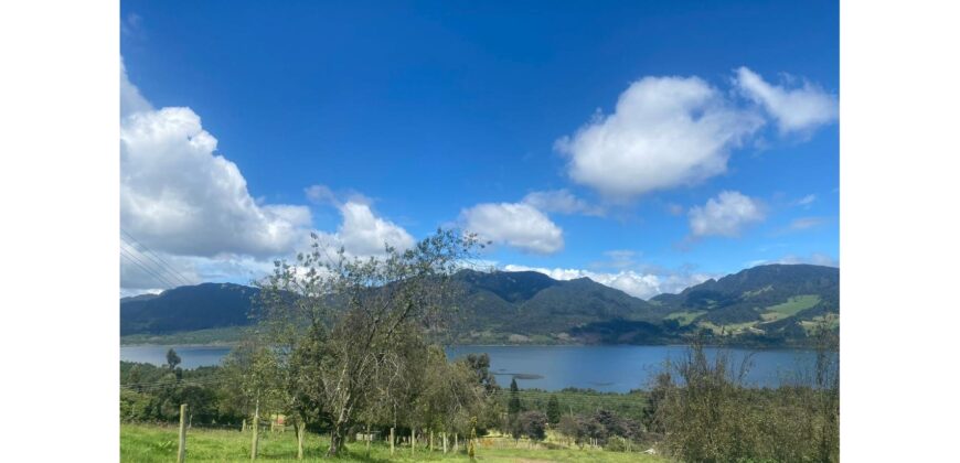 Casa quinta de 26600m2 en el Embalse del Neusa Cogua Cundinamarca con 2 Cabañas y Glamping