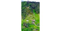 Casa quinta de 26600m2 en el Embalse del Neusa Cogua Cundinamarca con 2 Cabañas y Glamping