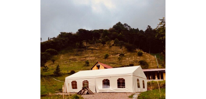 Casa quinta de 26600m2 en el Embalse del Neusa Cogua Cundinamarca con 2 Cabañas y Glamping